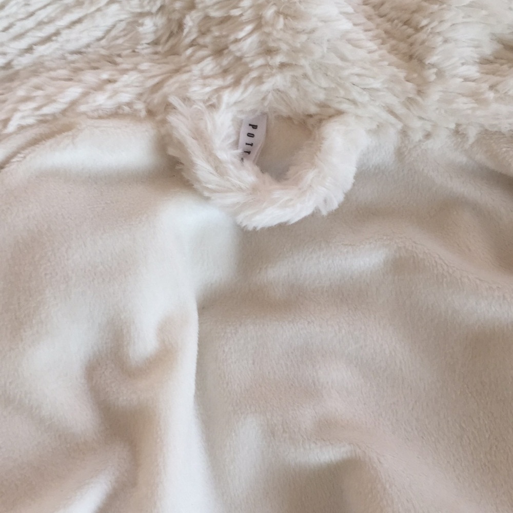POTTERY BARN Furry Knit Robe🐑 - Picture 6 of 8